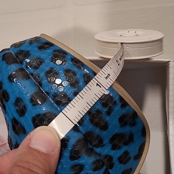 Blue Leppard stilettos - Picture 3 of 6